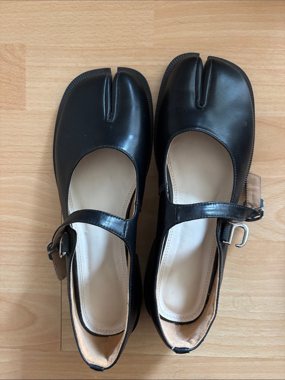 Black Split-Toe/ Tabi Mary Jane Flats